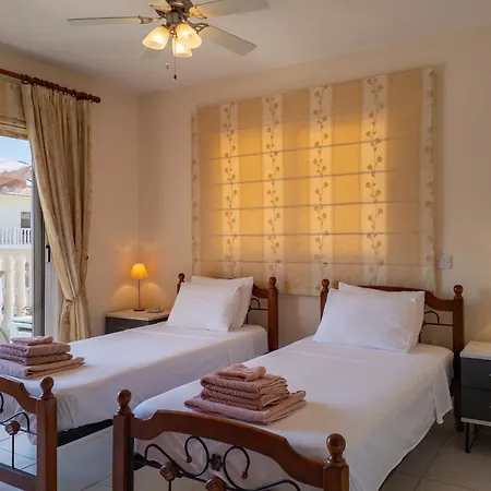 Golden Sands No10 شقة أيا نابا