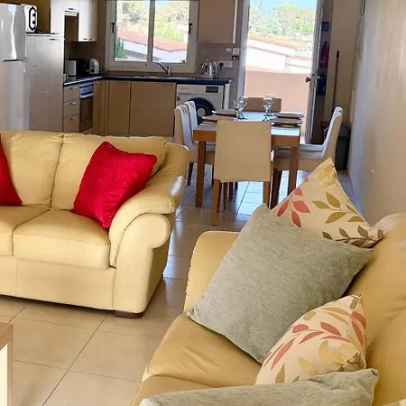 Appartement Golden Sands No10 *